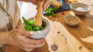 „Viel Erfahrung“: 85-Jährige holt sich den Pesto-Weltmeistertitel