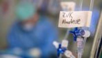 Ermittlungen: Patientinnen unter Narkose missbraucht? Arzt unter Verdacht