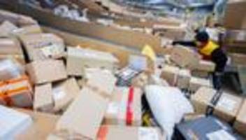 Gegen Paketflut: Billige Online-Ware: EU führt neue Bearbeitungsgebühr ein