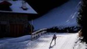 Internationales Olympisches Komitee: IOC schließt trans Frauen von olympischen Frauenwettbewerben aus