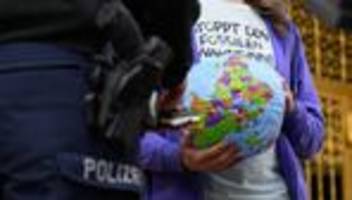 Klimaschutz: Protest gegen Aufweichung von Klimaschutzzielen in Dresden