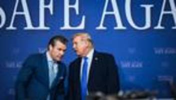 Krise in Nahost: Drohkulisse und Diplomatie: USA suchen Ausweg aus Iran-Krieg