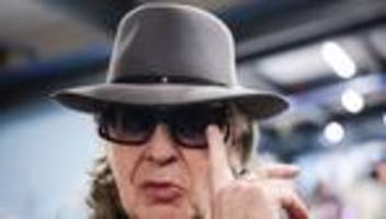 likörelle und raritäten: kunst und musik: udo lindenberg eröffnet ausstellung in werl