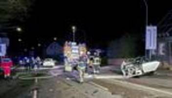 wuppertal: polizei verfolgt auto: flucht endet mit schwerem unfall