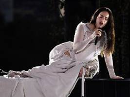 Ich muss mich übergeben: Rosalía bricht Auftritt ab