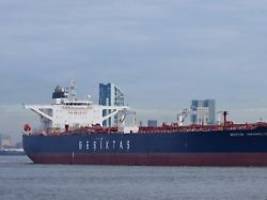 ukrainische unterwasserdrohne?: explosionen in tanker der russischen schattenflotte am bosporus