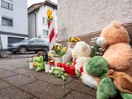 zwillingsbruder und mutter tot: dreijährige überlebt tödlichen unfall in schramberg