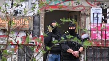 Nach den Razzien: Wie wird die linksextremistische Szene reagieren?