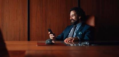 michael, thomas und andreas machen geschäfte