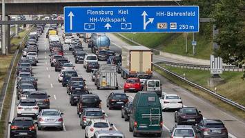 ADAC rechnet schon vor Ostern mit langen Staus auf der Autobahn