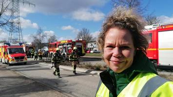 Feuer in Wentorfer Kistenfabrik sorgt für Großeinsatz der Feuerwehr