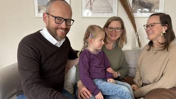 Kleine Rike erkrankt an seltenem Augenkrebs – Eltern im „Ausnahmezustand“