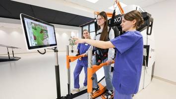 schlaganfall: wo patienten mit dem roboter das gehen wieder erlernen