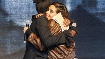 Collien Fernandes tritt mit schusssicherer Weste auf: „Männer wollen mich killen“