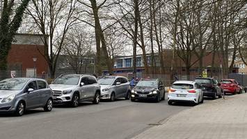 Elterntaxis in Niendorf: Polizei stößt auf „uneinsichtige“ Mütter und Väter