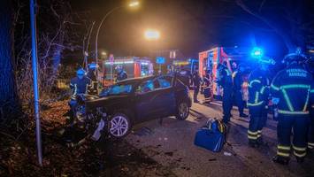 raserfahrt in hamburg-billstedt – frau (23) nach unfall in lebensgefahr