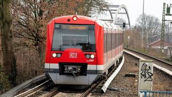 S1 zum Flughafen: Auf einem Abschnitt fahren am Wochenende Busse statt Bahnen