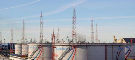 Ukraine beschießt zweitgrößte russische Ölraffinerie