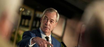 warum der britische rechtspopulist nigel farage plötzlich strauchelt