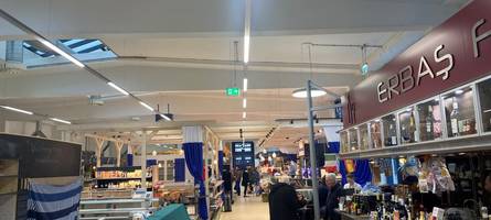 wenn zwei bekannte stadtmarkthändler sich bewerben, freut sich eine dritte person