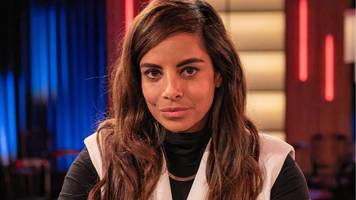 Mit schusssicherer Weste: Collien Fernandes doch bei Hamburg-Demo