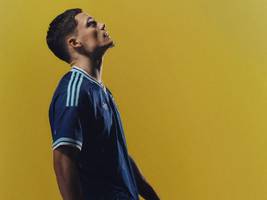 stilkritik der neuen auswärtstrikots: hat jemand schlafanzug gesagt?