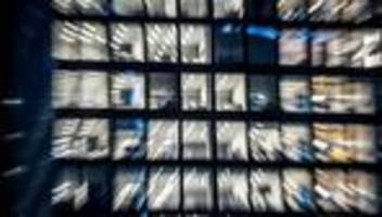 Arbeitswelt: Umfrage: Beschäftigte täuschen Engagement vor