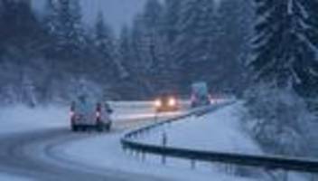 Glätte: Schnee und Eis sorgen für zahlreiche Unfälle