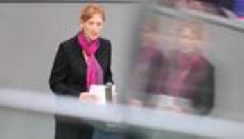 initiativen gegen rechts: spd kritisiert priens reform des förderprogramms demokratie leben