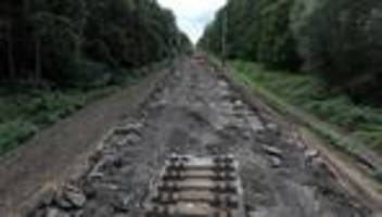 Deutsche Bahn : Fernverkehr sorgt für Milliardenverlust bei der Deutschen Bahn