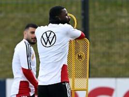 degradiert, aber unverzichtbar?: die völlig ungewohnte dfb-rolle des antonio rüdiger