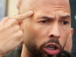 Opfer finden Schritt überfällig: Polizei nimmt Missbrauchsermittlungen gegen Andrew Tate wieder auf