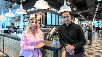 nach fristloser kündigung: geschasste betreiber besetzen café und arbeiten weiter