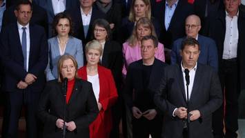 SPD-Krisentreffen: Partei versammelt sich hinter Klingbeil und Bas