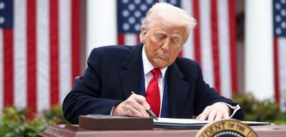 Donald Trump: Unterschrift des US-Präsidenten prangt bald auf Dollar-Scheinen
