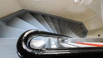 für 13.700 euro: sicherheitsdienst muss schulgeländer bewachen