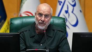 iran im ausnahmezustand: fünf männer und eine truppe steuern das land