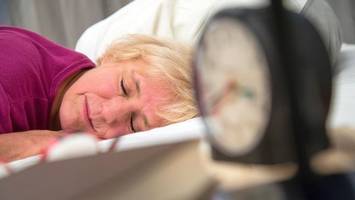 Mini-Jetlag durch Zeitumstellung? Diese fünf Tipps helfen wirklich