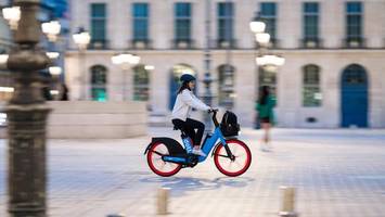 e-scooter-anbieter stellt hunderte „brandneuer“ roller und räder in hamburg auf