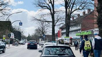 Tempo 20 statt 50: Osdorfer Einkaufsmeile soll radikales Limit bekommen