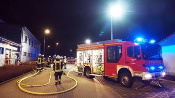 Vandalismus: Unbekannte verwüsten Sporthalle und legen Feuer