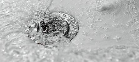 um schadstoffe herauszufiltern: sauberes wasser hat seinen preis, nur wer bezahlt ihn?