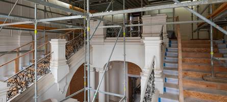 sanierung der augsburger staatsbibliothek wird wegen schadstoffen unterbrochen