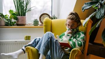 demenz: was sie beim sitzen machen, entscheidet über krankheitsrisiko