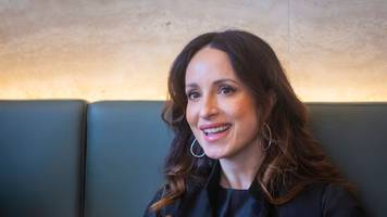 Stephanie Stumph zeigt Baby-Alltag am Filmset: „Alles im Griff“