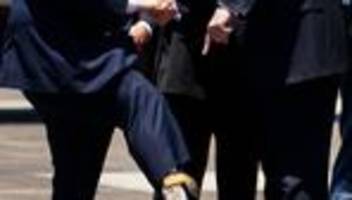 Historischer Besuch: Duma-Abgeordnete in USA bekommen Trump-Socken als Geschenk