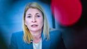 Milliardenverlust: Verkehrspolitiker: Regierung muss Bahn stärker unterstützen