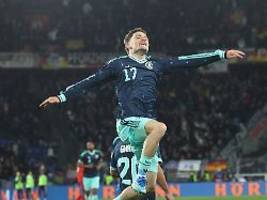 abwehr-totalausfall? egal!: nicht zu fassender wirtz macht bundestrainer das größte geschenk