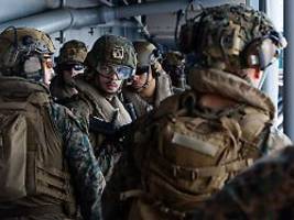 Anzeichen für Bodenoffensive? : US-Angriffsschiff mit Tausenden Marines trifft in Golf-Region ein