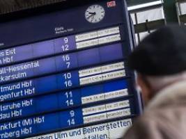 Kritik am vorigen Vorstand: Schnieder: Zustand der Bahn fast schon demokratiegefährdend